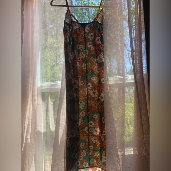 Stitch and pine women’s long sleeveless floral dress - Picture 2 of 3